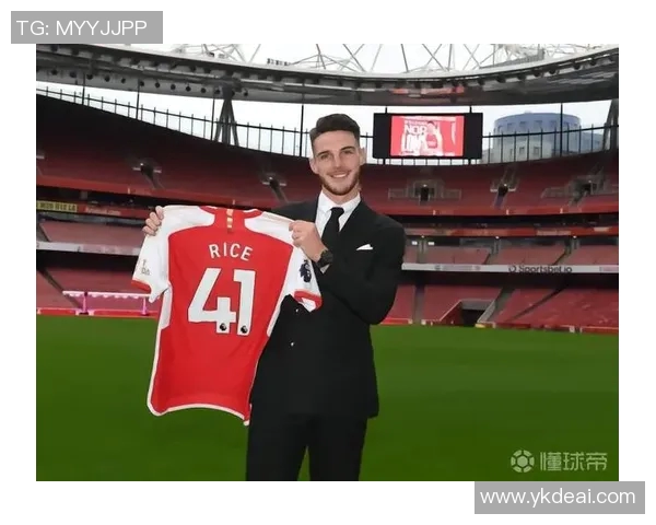 足球明星队球衣全景展示各大球队经典球衣设计与风格解析 足球明星队球衣全景展示各大球队经典球衣设计与风格解析