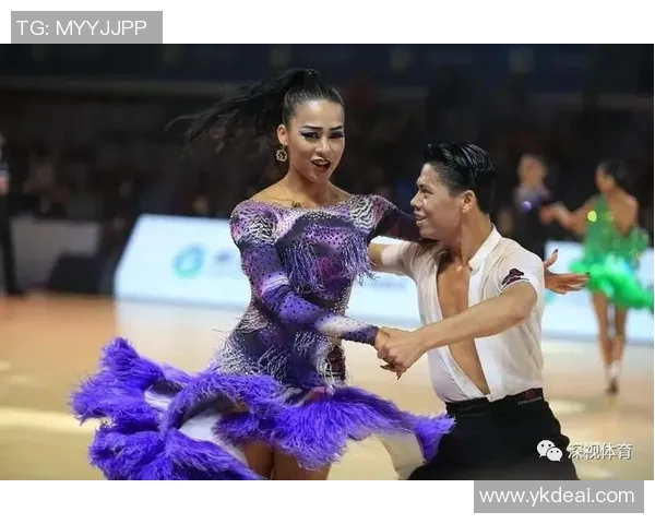 足球明星齐聚贺州激情对决引发球迷热潮盛况空前 足球明星齐聚贺州激情对决引发球迷热潮盛况空前